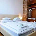 Smartstay Johnny * Podstrana