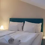 Smartstay Johnny *