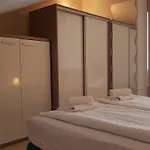 Smartstay Johnny *