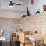 Smartstay Johnny * Podstrana