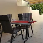 Smartstay Johnny Apartment *