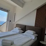 Smartstay Johnny * Podstrana
