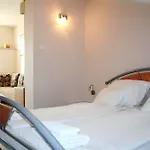Smartstay Johnny *