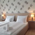 Smartstay Johnny * Podstrana