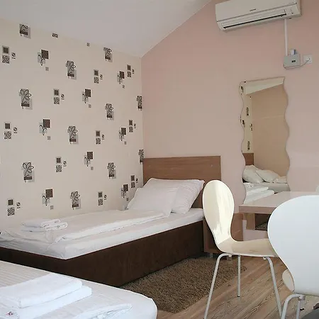 Johnny Apartman