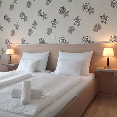 Smartstay Johnny * Podstrana